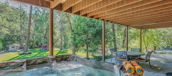 Rustic Oakhurst Retreat < 4 Mi to Bass Lake!