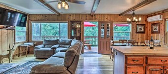 Rustic Oakhurst Retreat < 4 Mi to Bass Lake!