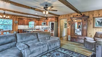 Cottage (2 Bedrooms) | Interior