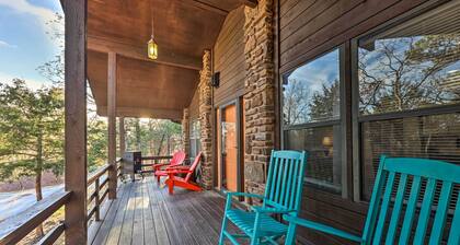 Cozy Holiday Island Home: Hot Tub + Chiminea!