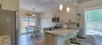 Charming Ocean Isle Beach Home ~ 1 Mi to Beach!