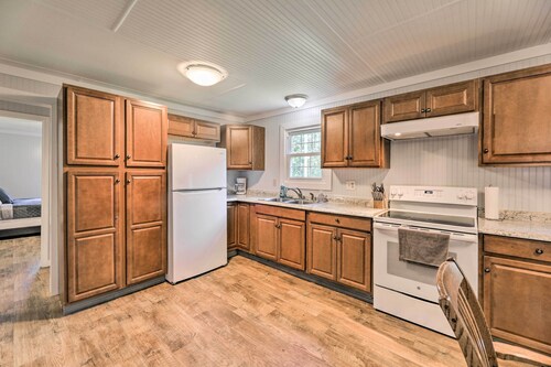 Harkers Island Home With Porch ~ 1 Mi to Marina!