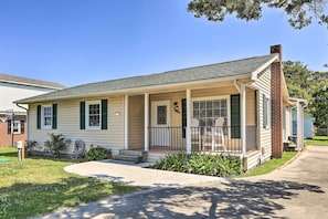 Exterior - Harkers Island Home With Porch ~ 1 Mi to Marina! (Harkers Island)