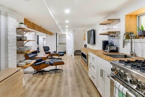 Apartment (1 Bedroom) | Interior