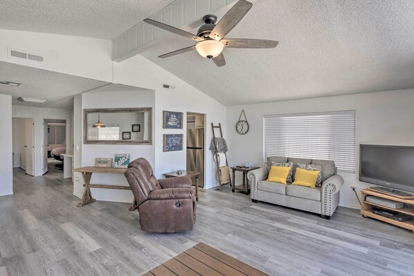 House (2 Bedrooms) | Interior - Private Dock, Tons of Fun! Home on Colorado River (Bullhead City)