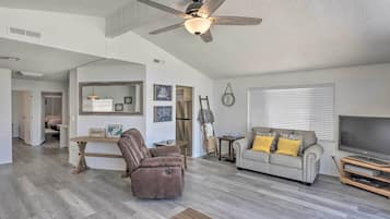 House (2 Bedrooms) | Interior