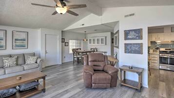 House (2 Bedrooms) | Interior