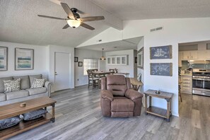 House (2 Bedrooms) | Interior