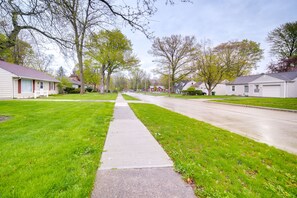 Property grounds - Pet-friendly Mayfield Heights Vacation Rental! (Mayfield Heights)