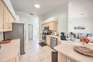 House (3 Bedrooms) | Interior