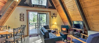 A-frame Cabin w/ Deck & Grill in Pinetop!