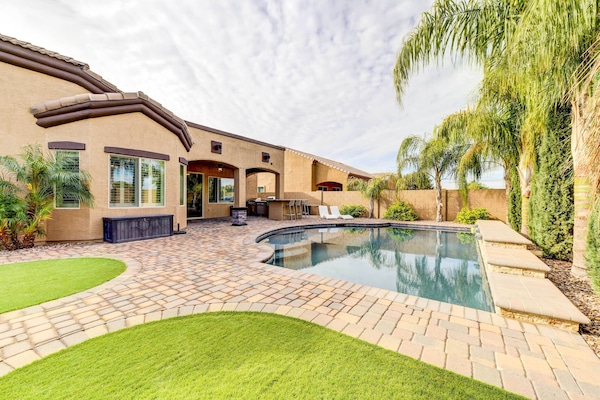 House (4 Bedrooms) | Front of property