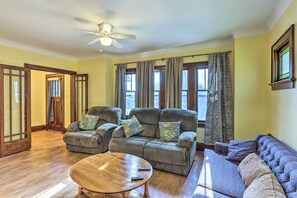 House (5 Bedrooms) | Interior