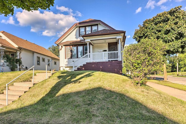 House (5 Bedrooms) | Front of property