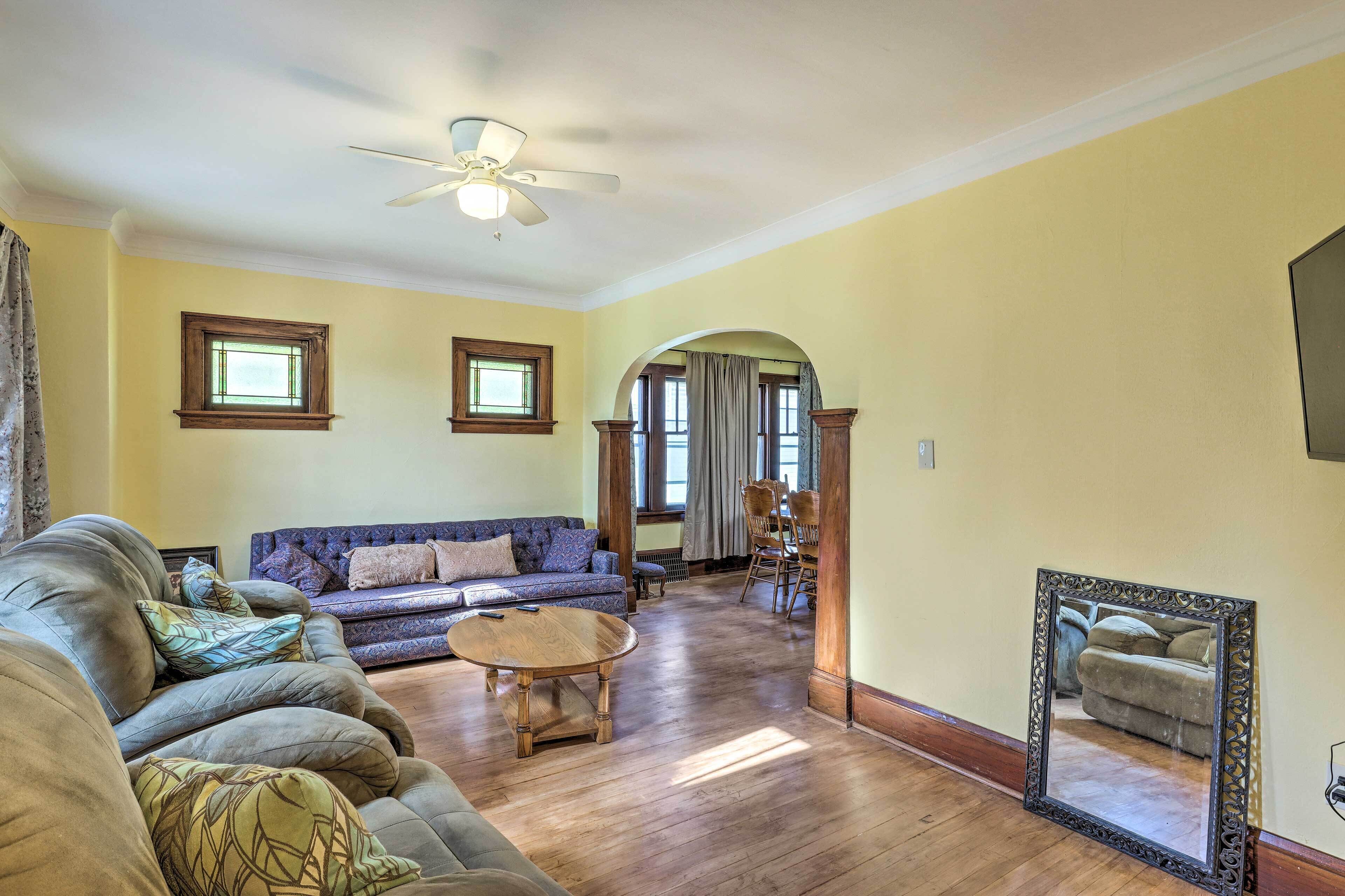 House (5 Bedrooms) | Interior