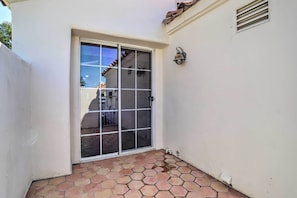 House (3 Bedrooms) | Interior - Gorgeous Palm Desert Home w/ Community Pool! (Palm Desert)