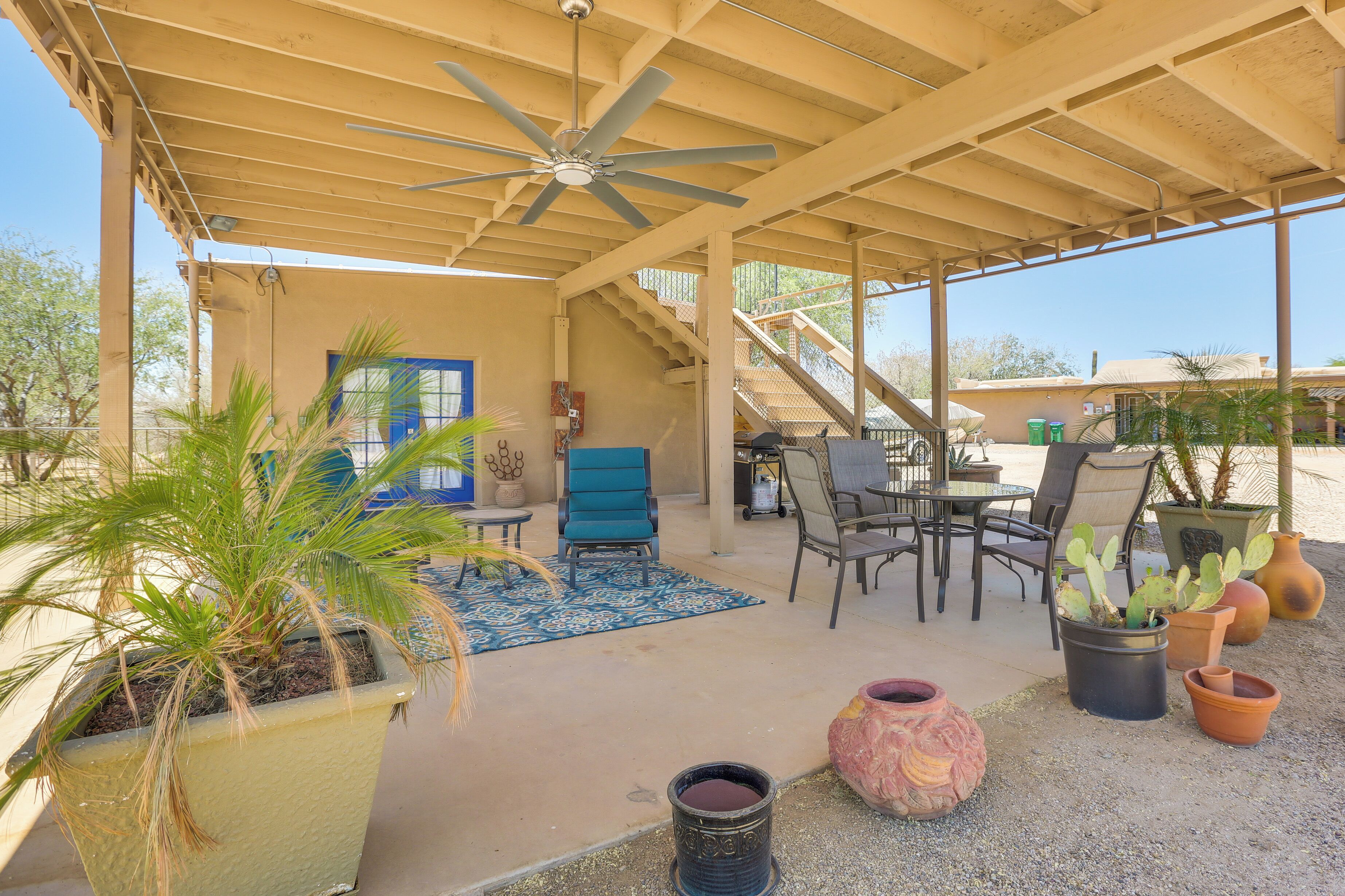 المنشأة من الداخل