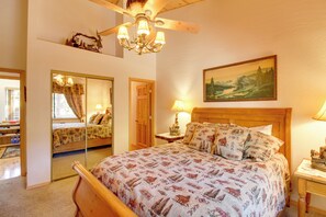 House (2 Bedrooms) | Interior - Scenic Deck + Horse Corral: Pinetop-lakeside Cabin (Pinetop)