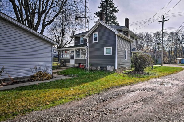 House (4 Bedrooms) | Interior - Spacious Family-friendly Home in Massillon! (Massillon)