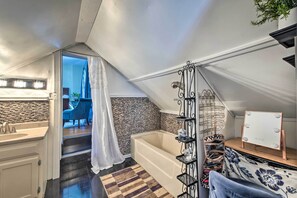 House (4 Bedrooms) | Interior - Spacious Family-friendly Home in Massillon! (Massillon)