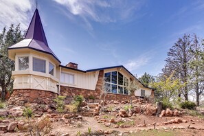 Interior - Meditation Garden & Patio: Serene Sedona Gem (Sedona)