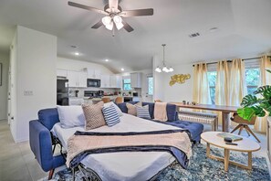 House (3 Bedrooms) | Interior