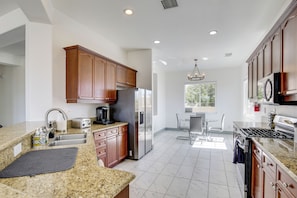 House (3 Bedrooms) | Interior - 'casa Del Sol' - Cozy Oasis in Desert Hot Springs! (Desert Hot Springs)