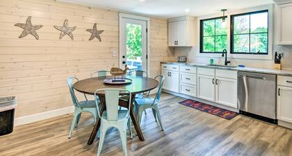 Cozy Wells Getaway w/ Hot Tub - 4 Mi to Beach!