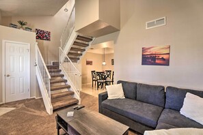 Interior - Gilbert Townhome w/ Easy Access to Phoenix! (Gilbert)