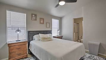 House (2 Bedrooms) | 2 bedrooms, iron/ironing board, bed sheets