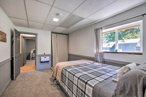 2 bedrooms, iron/ironing board, bed sheets - Dog-friendly Noxon Retreat w/ Pond Access! (Noxon)