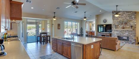 House (4 Bedrooms) | Interior