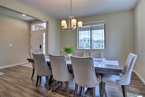 House (5 Bedrooms) | Interior