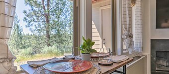 Resort Condo Retreat ~ 6 Mi to Downtown Bend!