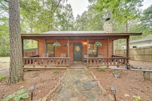 Hot Tub & Deck: Broken Bow 'azalea House'