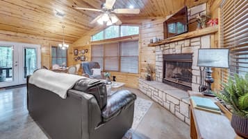 House (1 Bedroom) | Living area | Fireplace