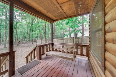 Hot Tub & Deck: Broken Bow 'azalea House'