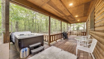 ุงูู
ูุดุฃุฉ ู
ู ุงูุฏุงุฎู