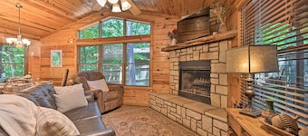 Hot Tub & Deck: Broken Bow 'azalea House'
