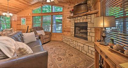 Hot Tub & Deck: Broken Bow 'azalea House'