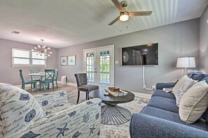 Living area - New! Lakefront Pass Christian Bungalow w/ Views! (Pass Christian)