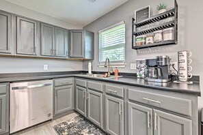 Microwave, oven, stovetop, dishwasher - New! Lakefront Pass Christian Bungalow w/ Views! (Pass Christian)