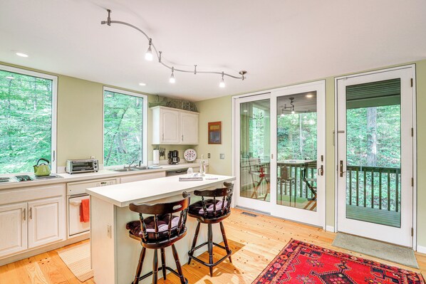 House (1 Bedroom) | Interior - Carriage House Near Downtown & the Parkway (Asheville)