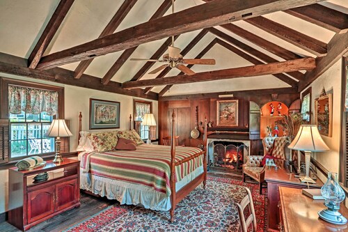 Pool & Courtyard: Timeless Home in Lansdale