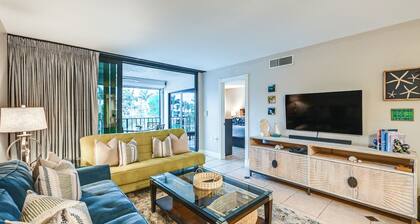 Beachy Marco Island Condo With Resort Amenities!