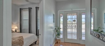 トランキル エロイ  アパートメント  ウW/ オアシス コートヤード