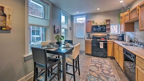 Apartment (2 Bedrooms) | Private kitchen - Harrisburg Retreat w/ Deck, Balcony & Grill! (Harrisburg)