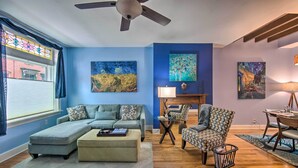 Apartment (2 Bedrooms) | Living area - Harrisburg Retreat w/ Deck, Balcony & Grill! (Harrisburg)