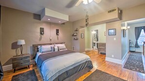 Apartment (2 Bedrooms) - Harrisburg Retreat w/ Deck, Balcony & Grill! (Harrisburg)
