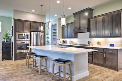 Upscale Austin Area Escape: Families Welcome!